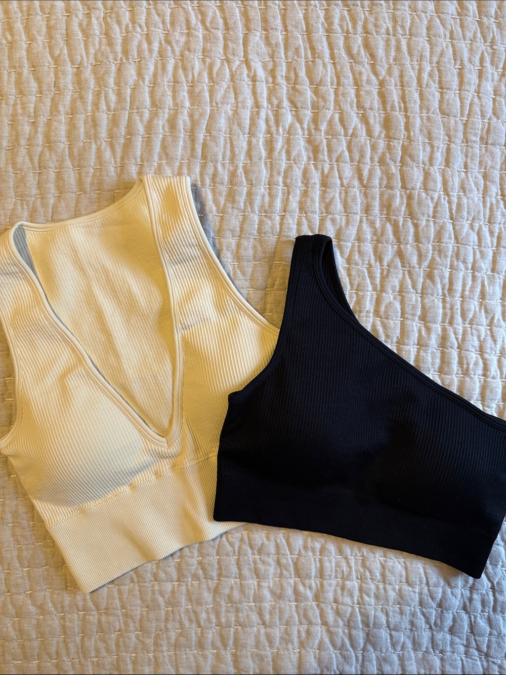 Everyday Ribbed Seamless Sports Bras - Black & Cream